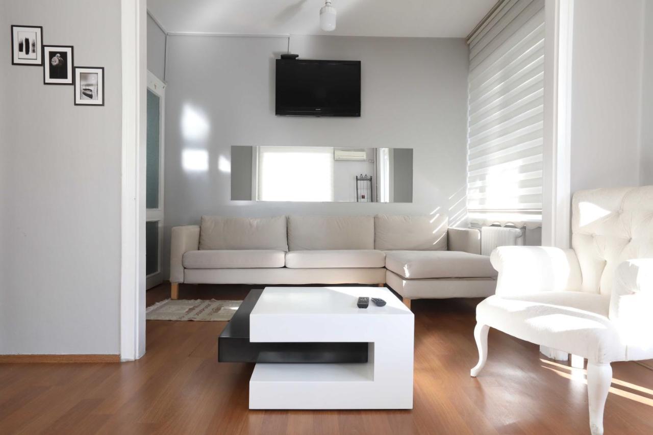 Apartament On The Street Of Bagdat Istanbul